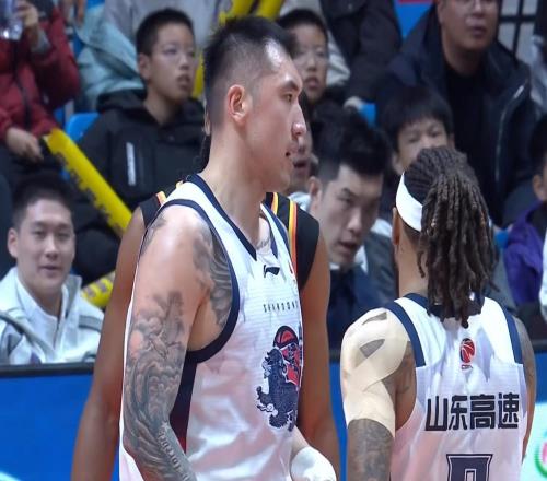 大魚來了！山東男籃新小外援曝光，奧拉迪波成第一人選