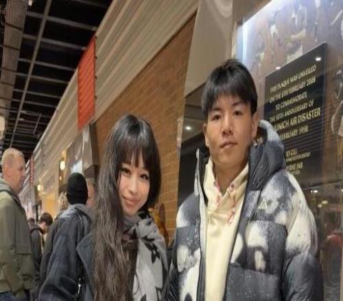 多看球多學習，徐彬現(xiàn)場觀看曼聯(lián)vs水晶宮