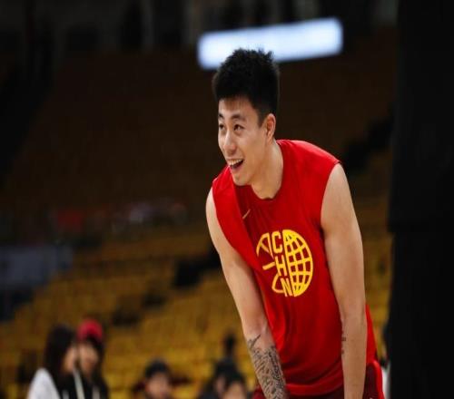 問診張鎮(zhèn)麟：兩戰(zhàn)4中1成男籃最大失意者短板依舊國家隊(duì)前景堪憂