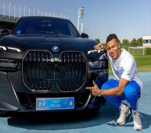 太陽報：姆巴佩在西班牙一家駕校學習駕駛，教練是馬競球迷