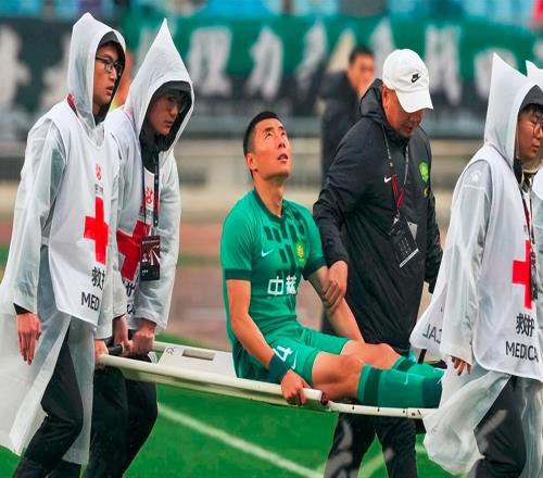 國安防線告急！邊路再添傷號，或缺席首輪中超，夏窗有望再簽新援