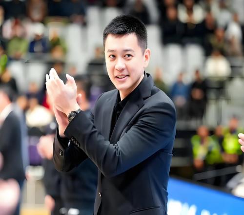 不是胡金秋，不是趙繼偉！楊鳴點贊男籃3人，是贏球的關鍵