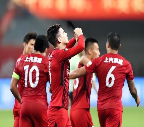 上港后腰位置還有一張底牌！將在中超正式亮相挑大梁，值得期待