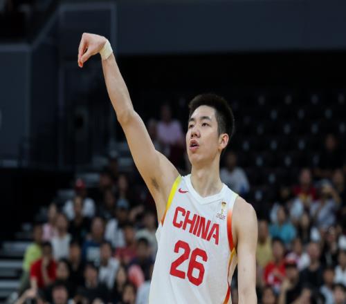 報平安！朱俊龍末節(jié)受傷下場賽后：傷病沒事不用做核磁共振