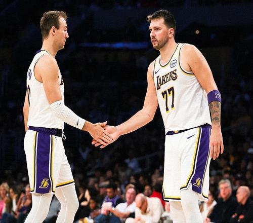 11分+14分+16分！聯(lián)盟第1！加盟湖人不辱使命，東契奇沖冠需要你