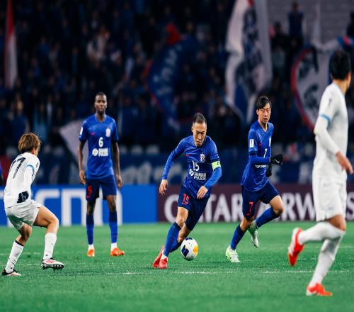 第二次獲獎！37歲上海申花球員吳曦獲2025中國金球獎