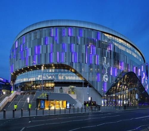 官方：因球迷在歐冠比賽期間出現種族歧視，熱刺被罰3萬歐