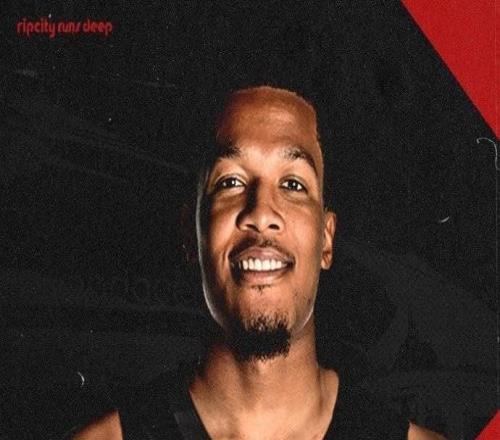 官方：開拓者雙向合同簽約杰森肯特和克里斯揚布拉德