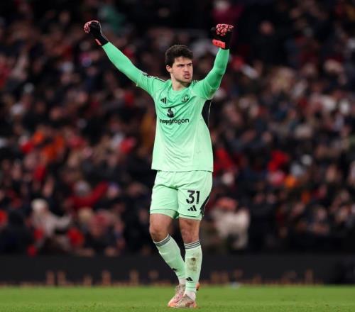 持續(xù)閃耀！2100萬歐新門神撐起曼聯(lián)半邊天，鐵拳砸碎球隊門線危機(jī)