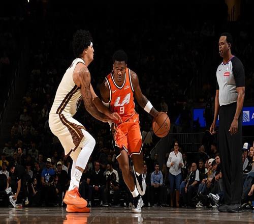 并不是長期高效的方法，快船應該適當減少后場新援的球權