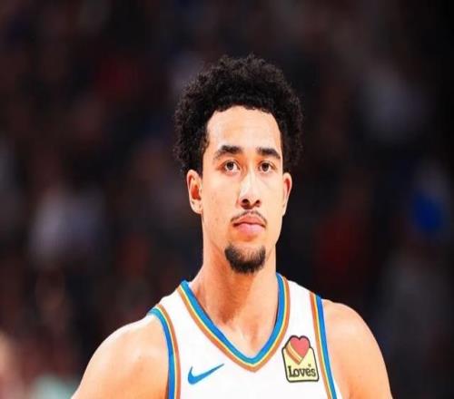 別因?yàn)橥恐讣子停偷凸肋@小子