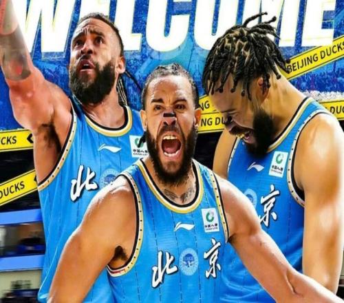 北京男籃麥基到位，遼寧男籃又有新援抵達沈陽，胡明軒膝傷嚴重！