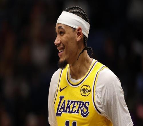 湖人110101戰(zhàn)勝鵜鶘球員評(píng)價(jià)：4人優(yōu)秀，3人及格，2人低迷