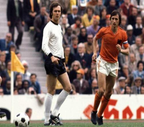 從貝肯鮑爾挨巴掌，到國(guó)際米蘭伸援手，拜仁的崛起有運(yùn)氣也有義氣