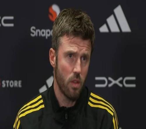 卡里克談“擠地鐵”：感覺過火了，之前還說禁區內不能碰別人