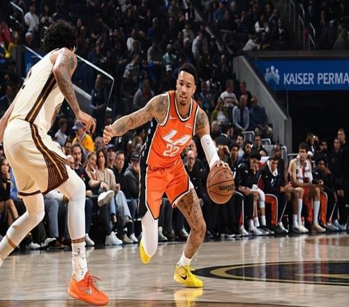 明明狀態如此出色，快船為什么不給側翼新星多些出手機會呢