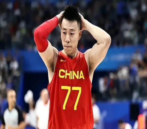 中國男籃兩連勝背后：張鎮(zhèn)麟表現低迷，國家隊之路堪憂