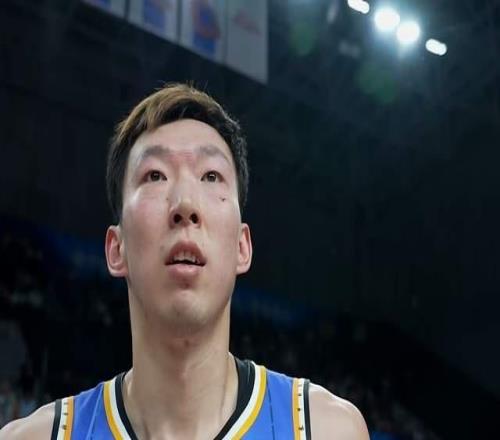 38歲內(nèi)線強(qiáng)援抵達(dá)北京，聯(lián)手周琦，補(bǔ)齊短板，許利民沖總冠軍穩(wěn)了