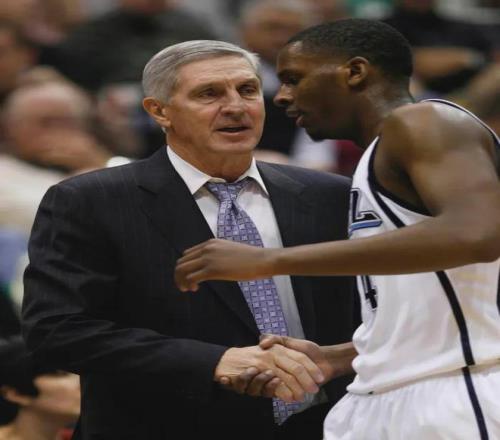 被NBA選中20年后，他重新回到籃球場