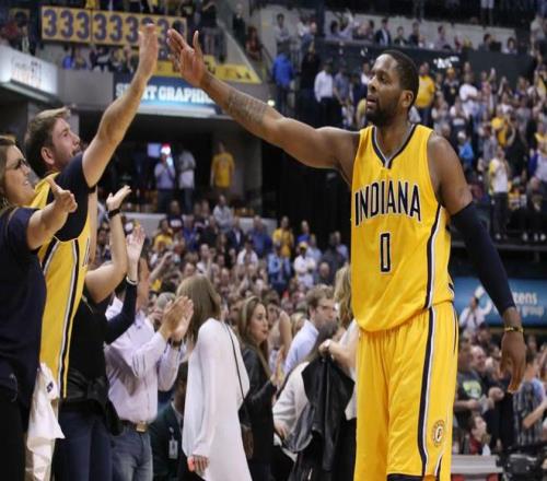 被NBA選中20年后，他重新回到籃球場