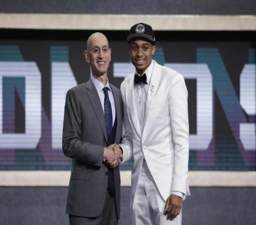 給文班剃頭的馬刺DJ，成為NBA最佳第六人