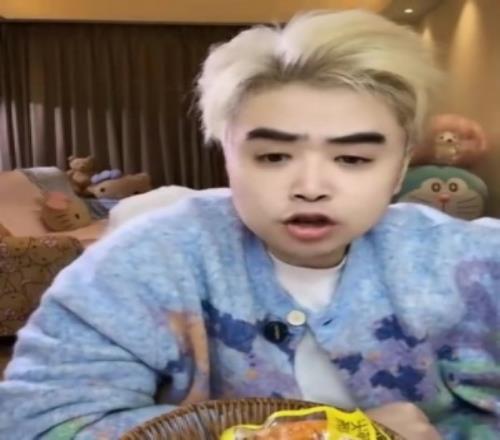 朱開(kāi)：WBG中路是虎，上路是麒麟的上路，瞎子和佐伊不太清楚