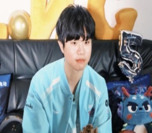 LNG下路選手Photic更新動態：生日愿望是希望得償所愿