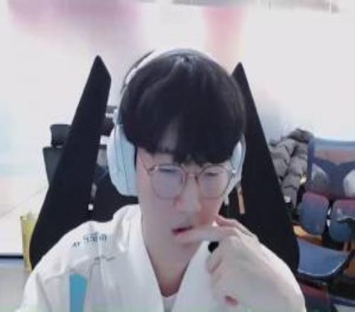 老公的LPL之旅并不太順利BLG不敵JDGViper兩局僅拿1個人頭