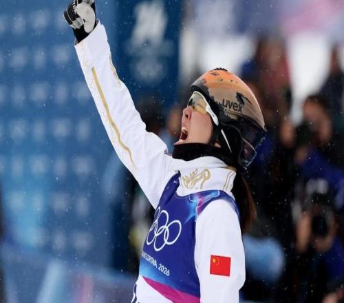 中國(guó)隊(duì)奪得自由式滑雪空中技巧混合團(tuán)體銅牌！本屆冬奧會(huì)空中技巧2金3銅收官