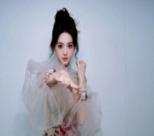 KPL解說靈兒發(fā)布視頻：手勢(shì)舞來了來了