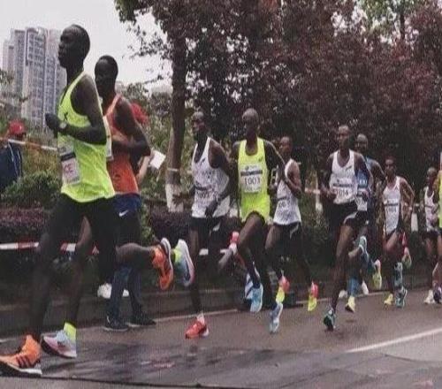 馬拉松比賽中每公里要怎么跑,跑后休息與恢復怎么進行,看這一篇就夠了快來收藏