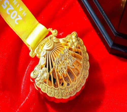 從“最美賽道”到數(shù)字獎牌，三亞馬拉松重構(gòu)想象空間