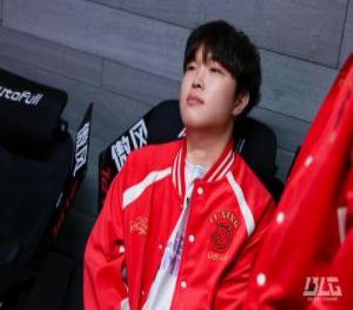 Bin大哥下手還挺狠！對(duì)線打爆HOYA三局合砍10414的優(yōu)秀戰(zhàn)績(jī)