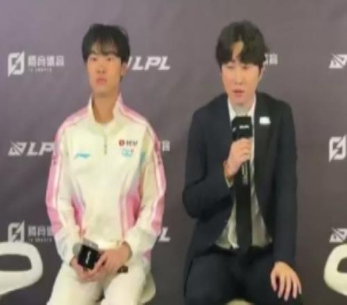 Knight：HongQ優(yōu)缺鮮明年輕英雄池深，對(duì)線激進(jìn)可能失誤也多