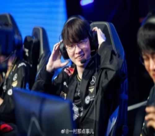 T1專場！攝影師一村分享返圖：Faker勝利后開心的笑了