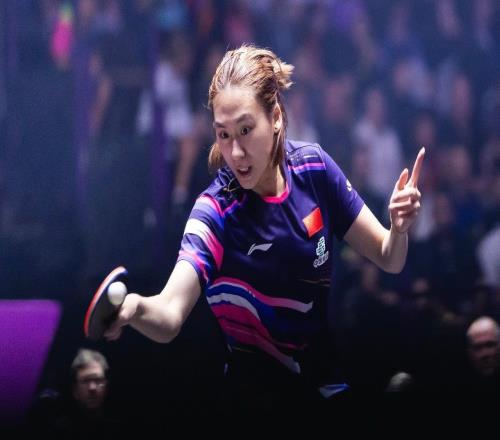 32進八強沖冠！中國女乒21歲1米77新星進化：新王曼昱再迎良機