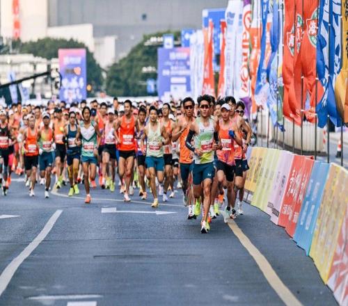 產(chǎn)品力遇上城市特色，361在馬拉松賽道上跑出新范式