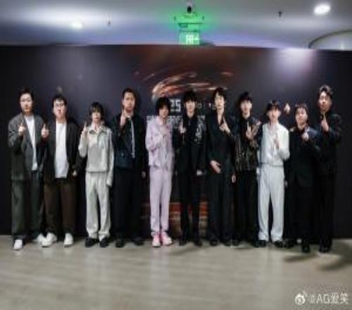 AL經(jīng)理愛笑曬出與隊(duì)員合照并回應(yīng)LPL冬轉(zhuǎn)流言：不信謠不傳謠