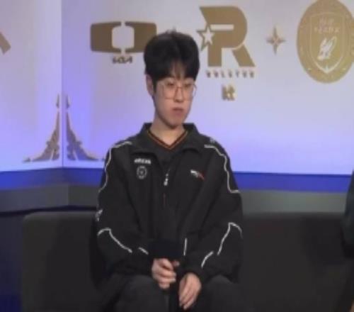 Zeus谈26年新阵容：配合不多也能感受到是有潜质的队伍有些期待