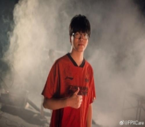家要散了嗎FPX中單care發(fā)文感慨：后知后覺又過了一個秋