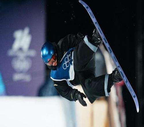 受天氣影響賽程改期，蘇翊鳴單板坡障提前亮相