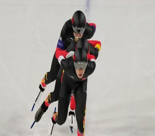 中國速度滑冰再創(chuàng)歷史，這枚男子團(tuán)體追逐銅牌有多難