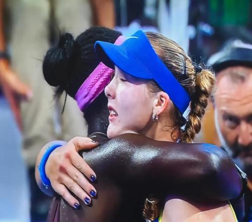 安德列娃被打哭殃及教練被喊下課，鄭欽文稱未找回專注度導(dǎo)致輸球