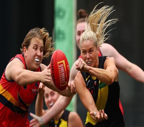 全網好奇，谷愛凌嘴里咬的東西是啥