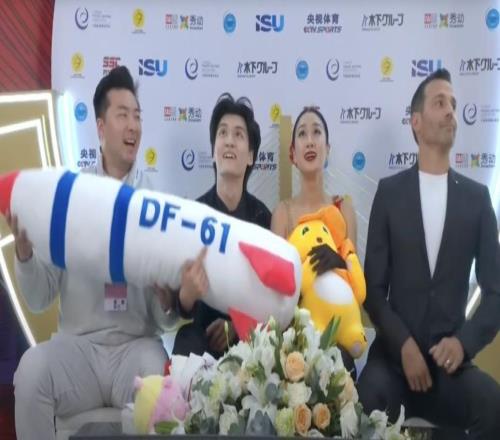 離譜！一個(gè)玩偶讓美聯(lián)社破防中國(guó)花滑選手遭國(guó)際滑聯(lián)調(diào)查