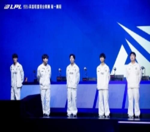 LPL官方發(fā)布IG賽后返圖：極志凌云，勢破重圍