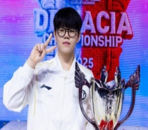 Soboro选手更新社媒：在中国的首个冠军，感谢所有人