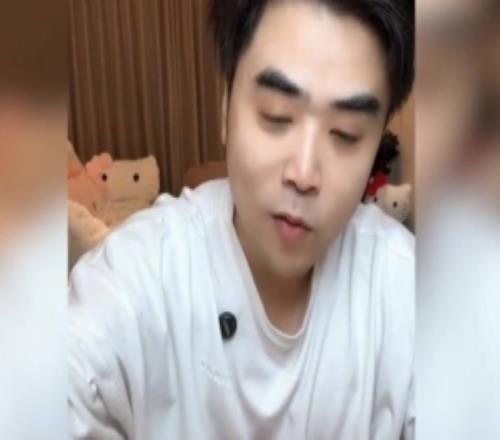 愛笑邀請朱開入教練團朱開：BLG可以救贖！打贏T1要么至少四強