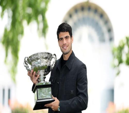 剛達(dá)成全滿貫，阿卡就宣布了自己退役時(shí)間