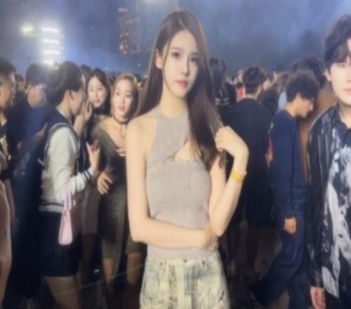 DOTA2解說蛋糕曬演唱會照:知道遲到大王會遲到所以我也遲到